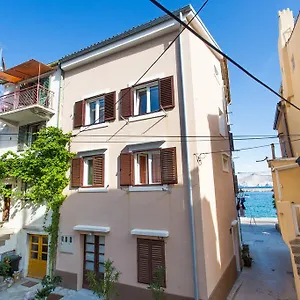 https://apartments-sanja-baska.primorje-gorskikotar.com